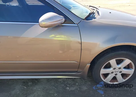 2003 Nissan Altima 2.5 S z USA, uszkodzony, nr VIN 1N4AL11DX3C295619